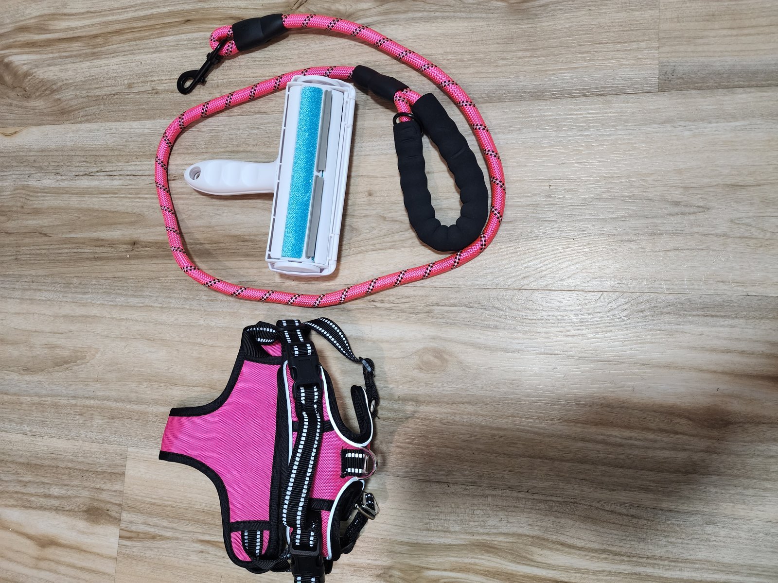 3 Piece Dog Harness Kit, No Pull Padded Reflective Harness with Handle, Heavy Duty Rope Leash and Reusable Pet Hair Remover, Small Medium Large XL Pink medium 3 piece dog harness kit with rope leash and pet hair remover